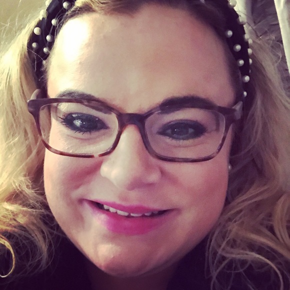 Meet your Posher, Elizabeth - Picture 9 of 16